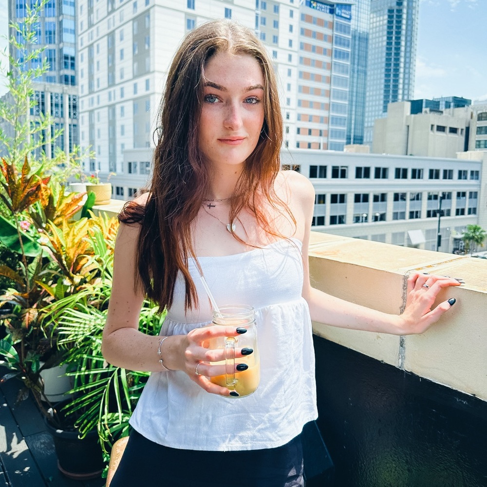 Meet your Posher, Olivia